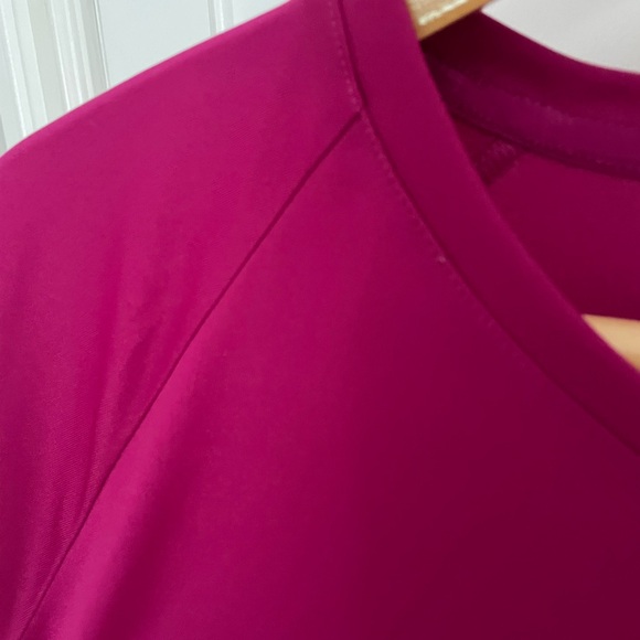 Women’s XL long-sleeved Adidas athletic shirt - Picture 3 of 5